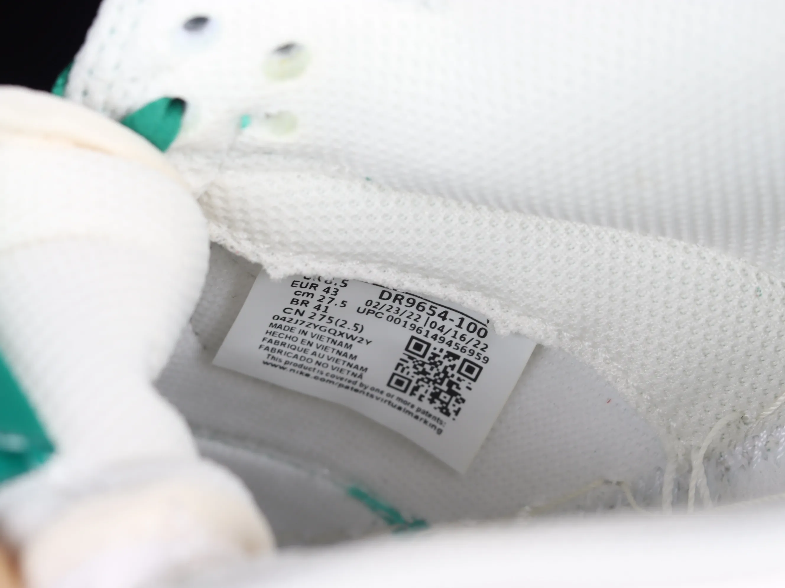 All Categories Nk SB Dunk Series Nk SB Dunk Low Low-top Sneakers #ZG Version Nk SB Dunk Low "Lottery" Heineken Color SB Smashing Backboard Fashion Casual Sneakers DR9654-100